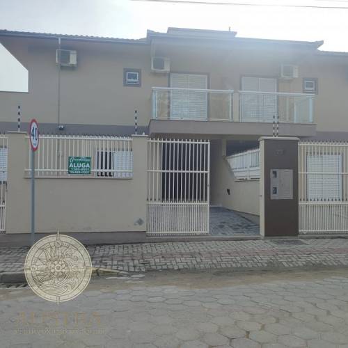 LOCADO - Sobrado no Mariscal (LOCADA)