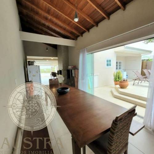 Casa com piscina