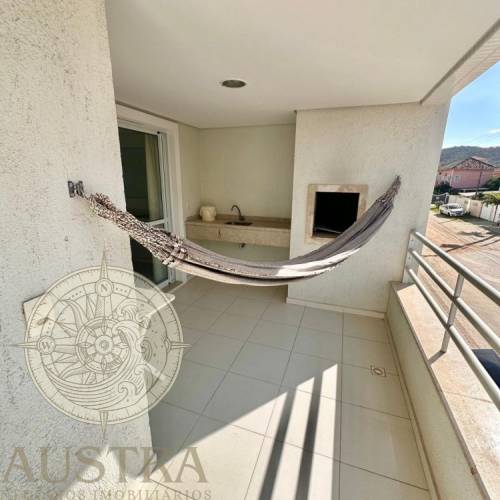 Apartamento com 03 dormitrios