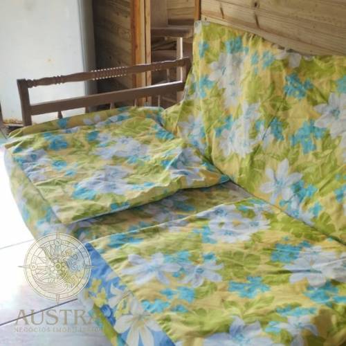 Casa de madeira de 01 dormit�rio