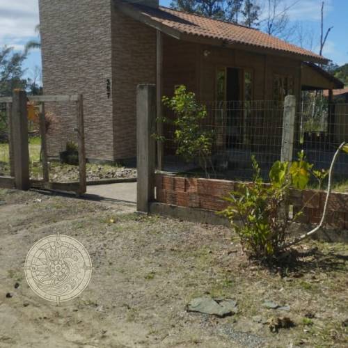 Casa de madeira de 01 dormit�rio