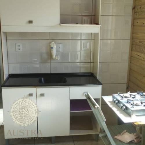 Casa de madeira de 01 dormit�rio