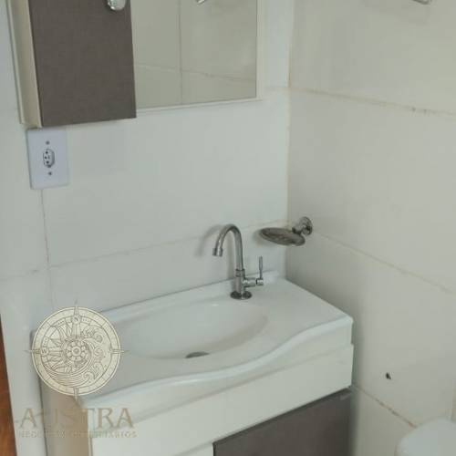 Casa de madeira de 01 dormit�rio