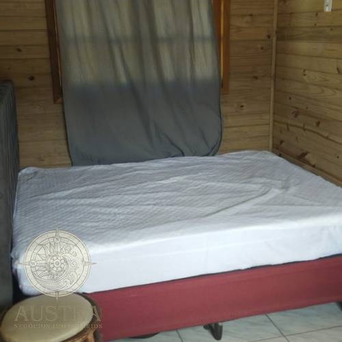 Casa de madeira de 01 dormit�rio