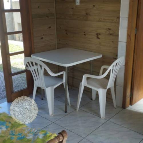 Casa de madeira de 01 dormit�rio