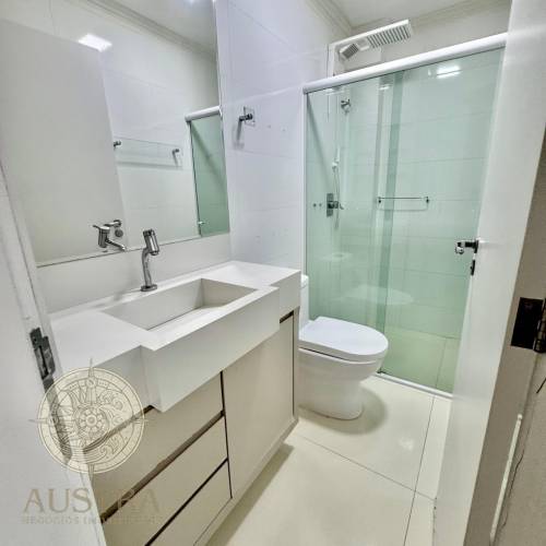 Apartamento com 02 su�tes em Bombas