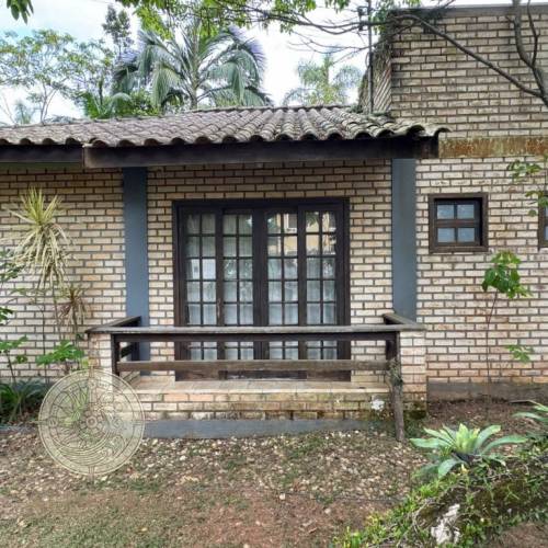 Ampla residncia no Mariscal