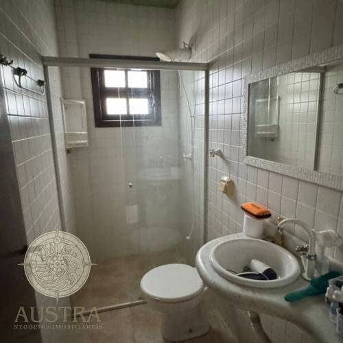 Ampla residncia no Mariscal