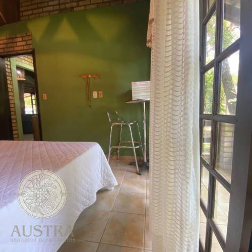 Ampla residncia no Mariscal