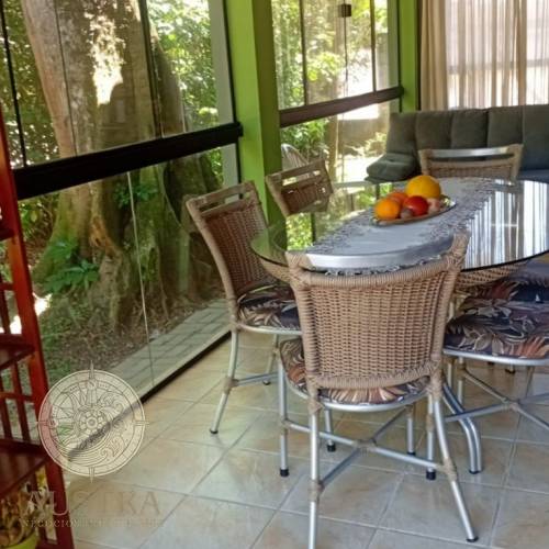 Ampla residncia no Mariscal