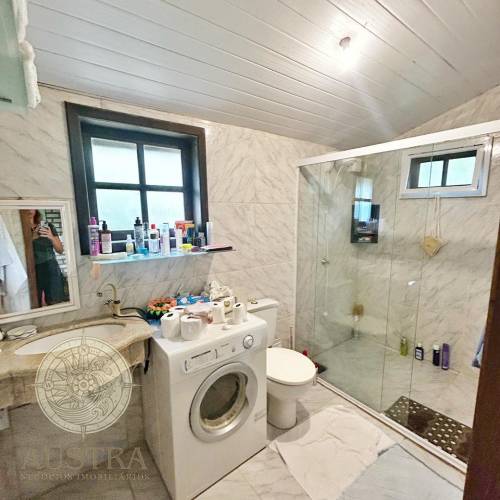 Ampla residncia no Mariscal