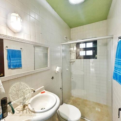 Ampla residncia no Mariscal