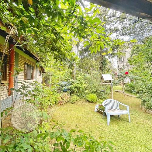 Ampla residncia no Mariscal