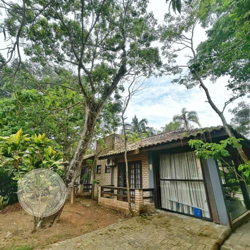 Ampla residncia no Mariscal