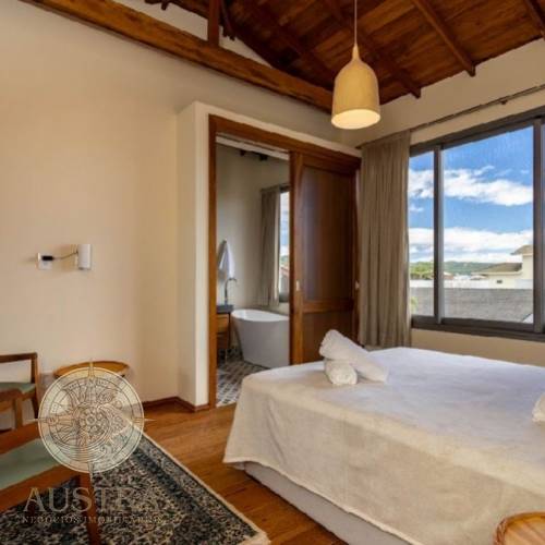 Casa Entre Mares