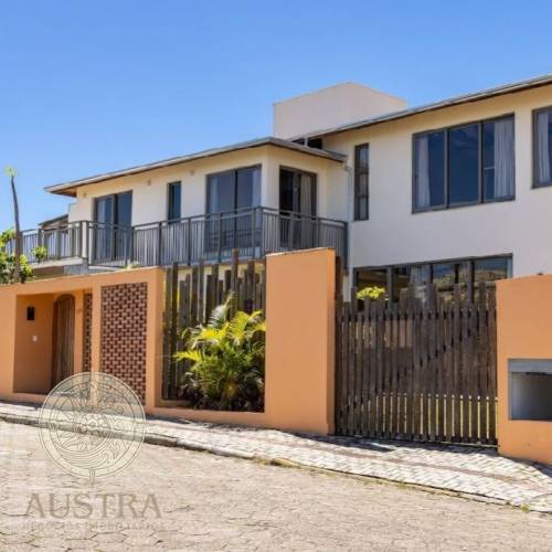 Casa Entre Mares