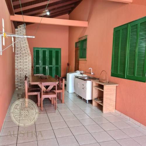 Ampla resid�ncia no Canto Grande
