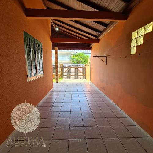 Ampla resid�ncia no Canto Grande
