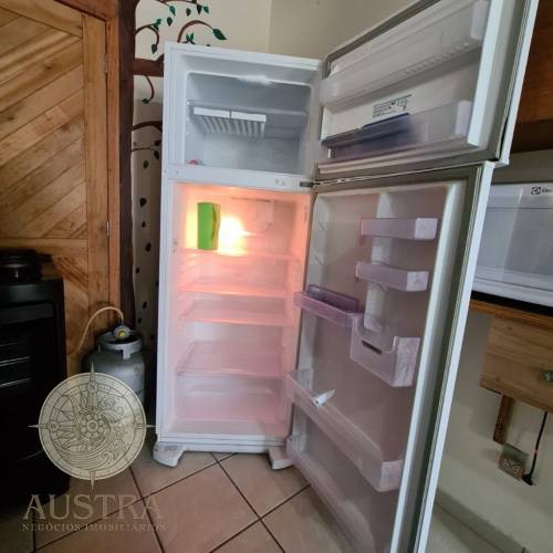 Ampla resid�ncia no Canto Grande