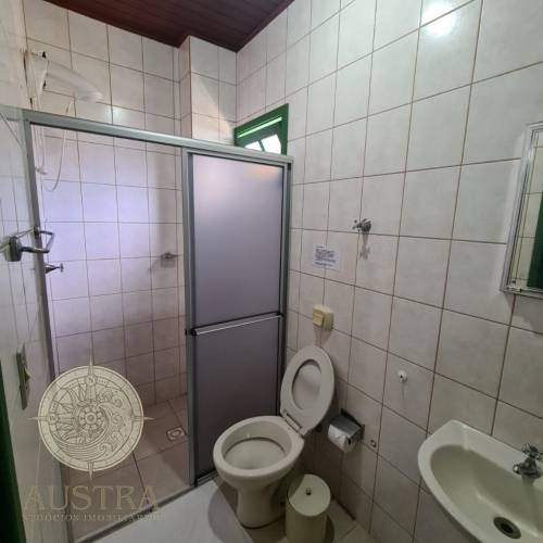 Ampla resid�ncia no Canto Grande