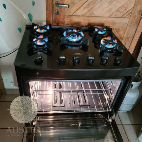 Ampla resid�ncia no Canto Grande