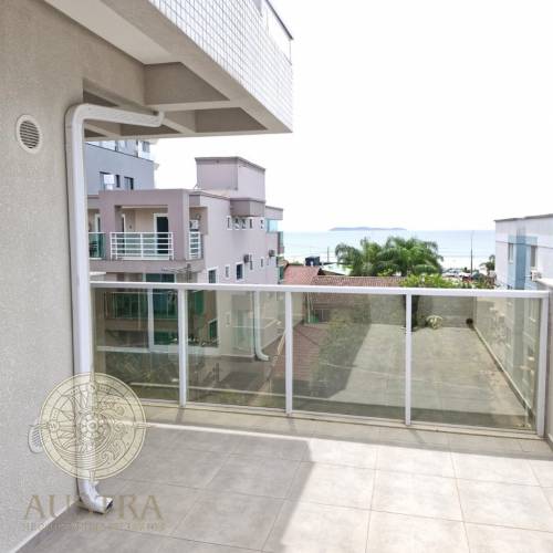 Cobertura duplex com vista mar