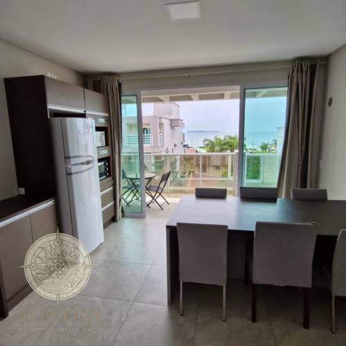 Cobertura duplex com vista mar