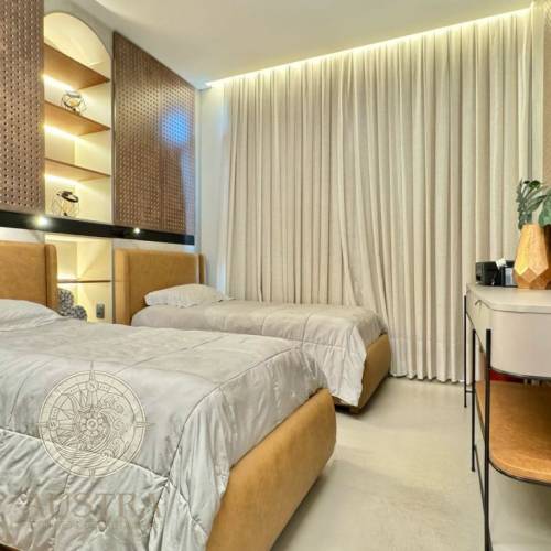 Apartamento com jacuzzi e vista para o mar