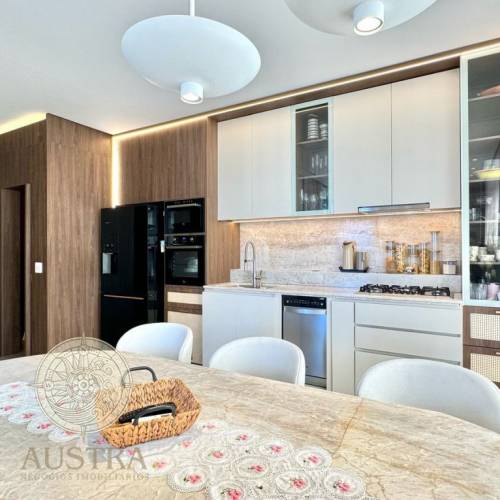 Apartamento com jacuzzi e vista para o mar