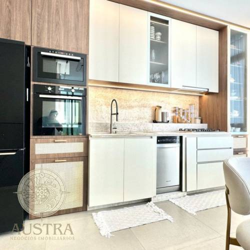Apartamento com jacuzzi e vista para o mar
