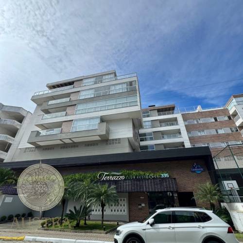 Apartamento em Bombas