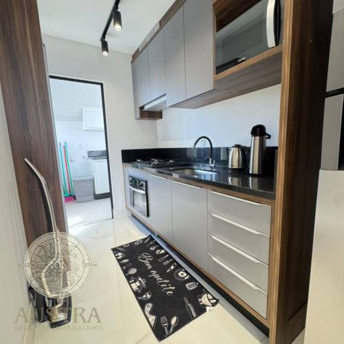 Apartamento com 03 su�tes