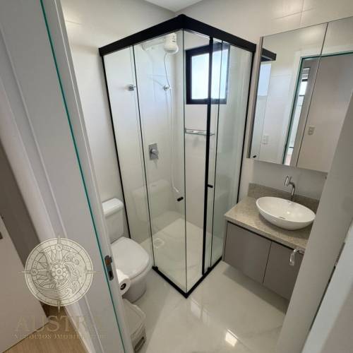 Apartamento com 03 su�tes