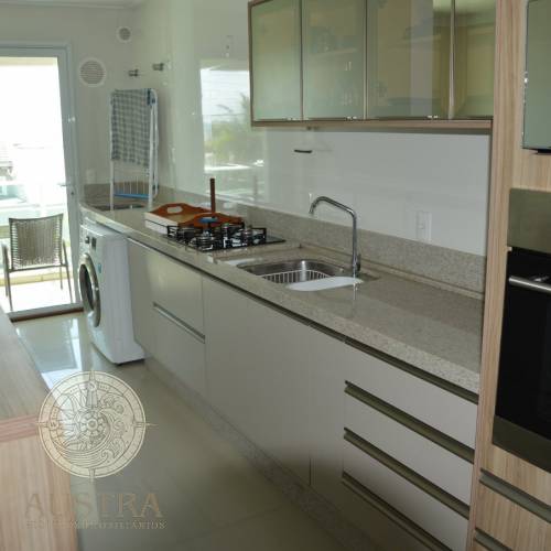 Apartamento com 02 su�tes 
