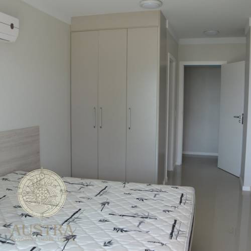 Apartamento com 02 su�tes 