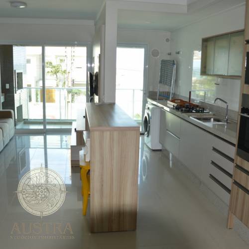 Apartamento com 02 su�tes 