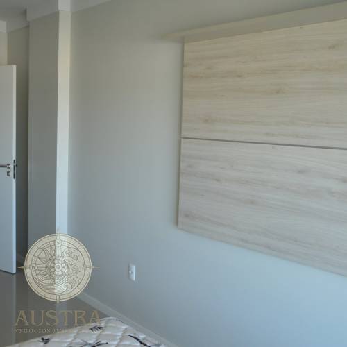 Apartamento com 02 su�tes 