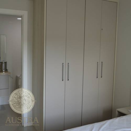Apartamento com 02 su�tes 