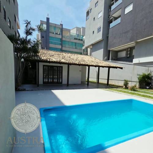 Casa com piscina