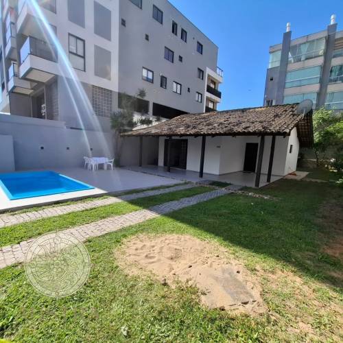 Casa com piscina