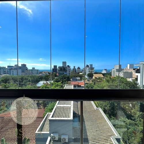 Cobertura duplex com vista para o mar