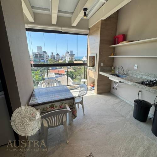 Cobertura duplex com vista para o mar