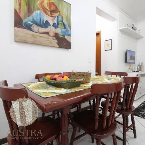 Apartamento com 02 dormit�rios em Bombas