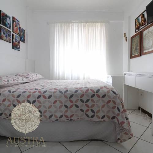 Apartamento com 02 dormit�rios em Bombas