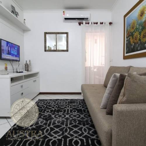 Apartamento com 02 dormit�rios em Bombas