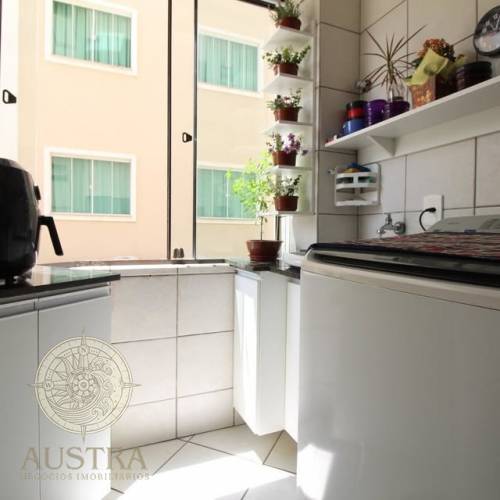 Apartamento com 02 dormit�rios em Bombas