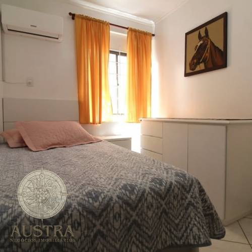 Apartamento com 02 dormit�rios em Bombas