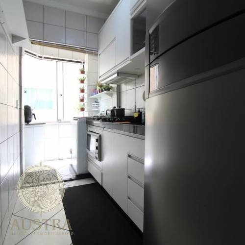 Apartamento com 02 dormit�rios em Bombas