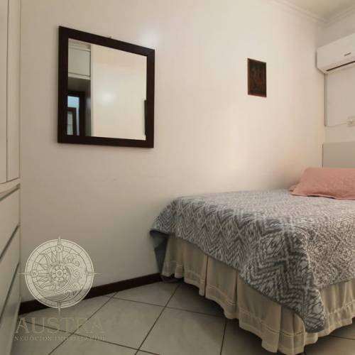Apartamento com 02 dormit�rios em Bombas