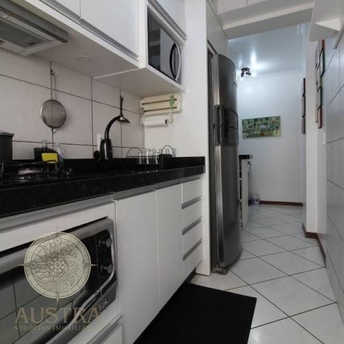 Apartamento com 02 dormit�rios em Bombas